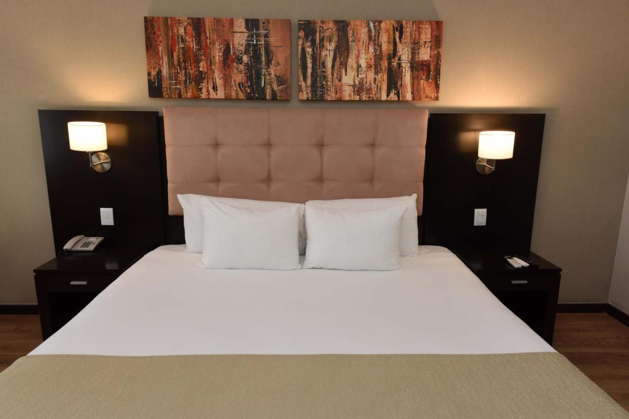 Howard Johnson Resort & Convention Center Ezeiza Bagian luar foto