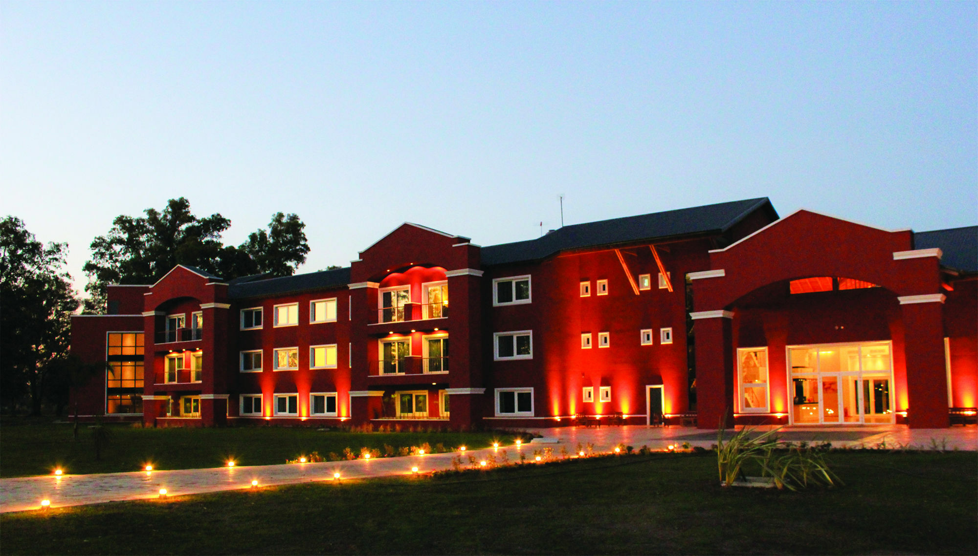 Howard Johnson Resort & Convention Center Ezeiza Bagian luar foto